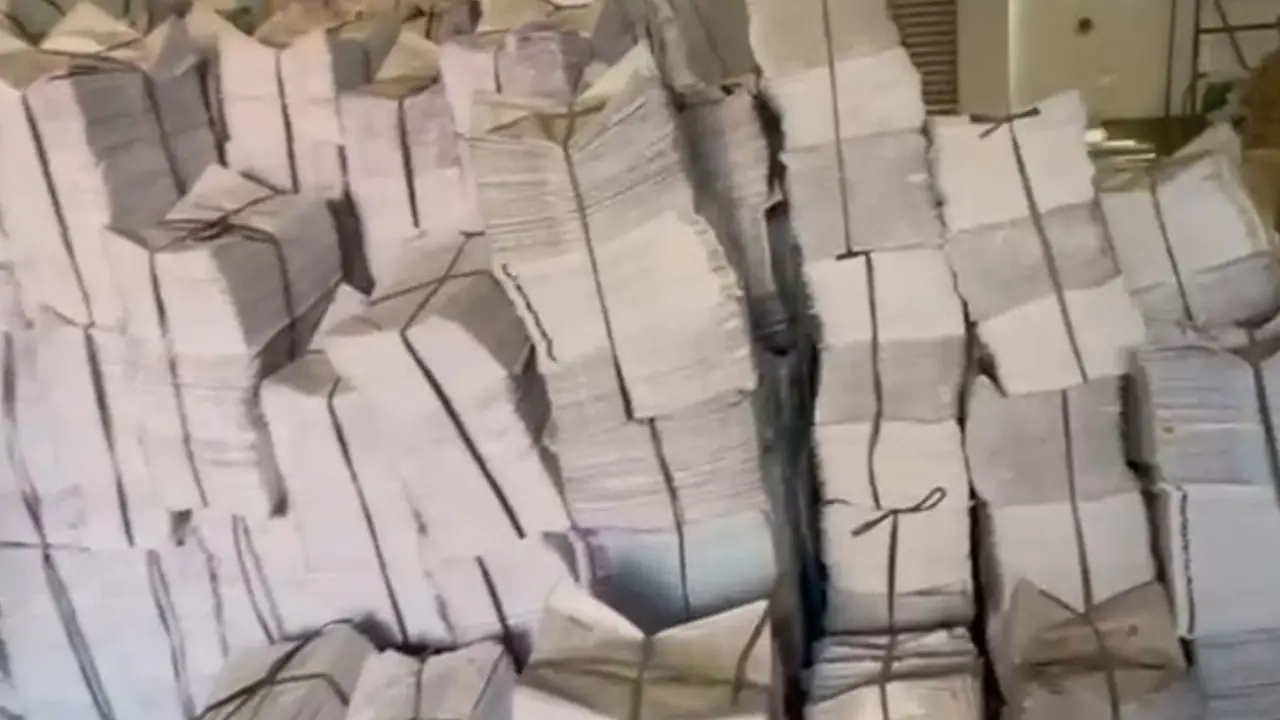 NCERT, Delhi Police Seize 32,000 Pirated Books in Major Crackdown NCERT, Delhi Police Seize 32,000 Pirated Books in Major Crackdown