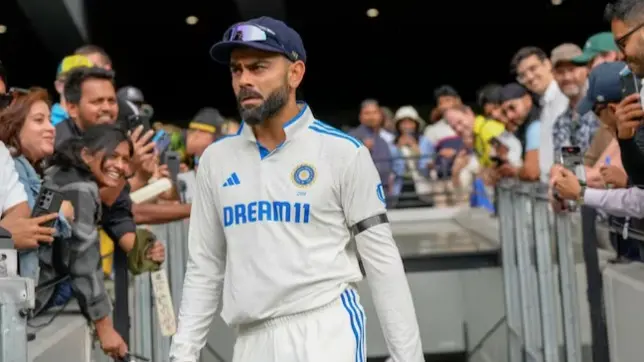 ndia players wear black armbands in tribute to former PM Manmohan Singh