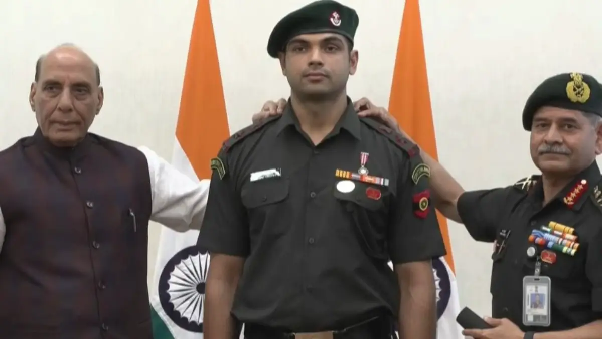 Neeraj Chopra, Army Chief General Upendra Dwivedi And Rajnath Singh