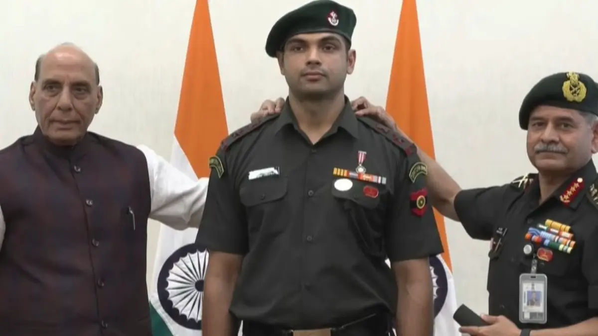 Neeraj Chopra, Army Chief General Upendra Dwivedi And Rajnath Singh
