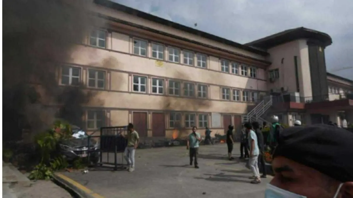 Nepal Gen Z Protest: Supreme Court Set on Fire Amidst Public Revolt Nepal Gen Z Protest: Supreme Court Set on Fire Amidst Public Revolt