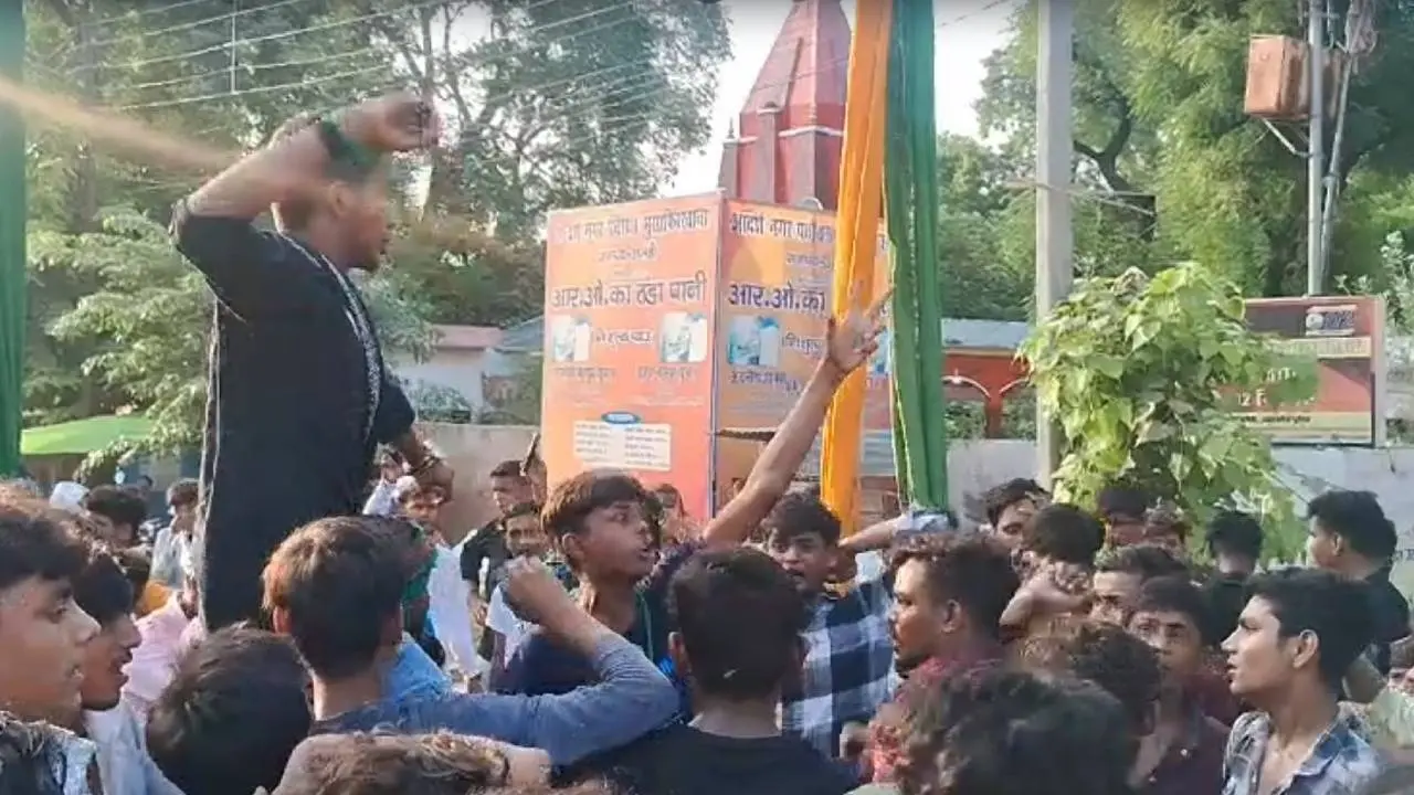 Muslim youths raised threatening slogans in Amethi