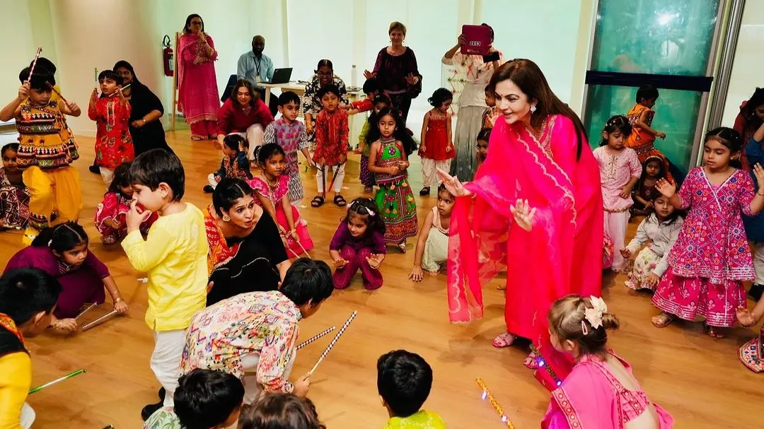 Nita Ambani Joins Grandson Prithvi, Kareena-Saif's Son Jeh Ali Khan For Dandiya Celebration | PHOTOS Nita Ambani enjoys dandiya with children