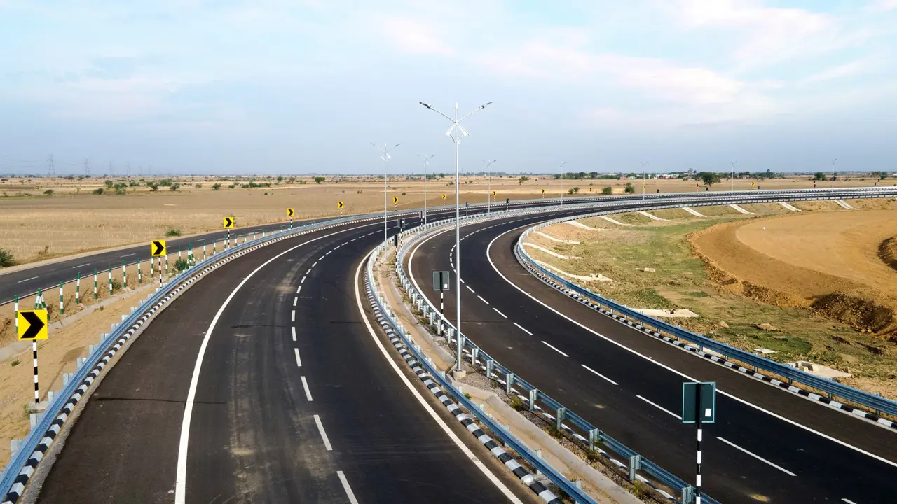 Delhi–Gurgaon Commuters to Get 20 km Signal-Free Flyover: All You Need to Know