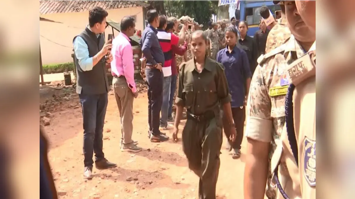 North Bastar Now Red Terror Free: 208 Naxalites Surrender With 153 Weapons In Dandakaranya