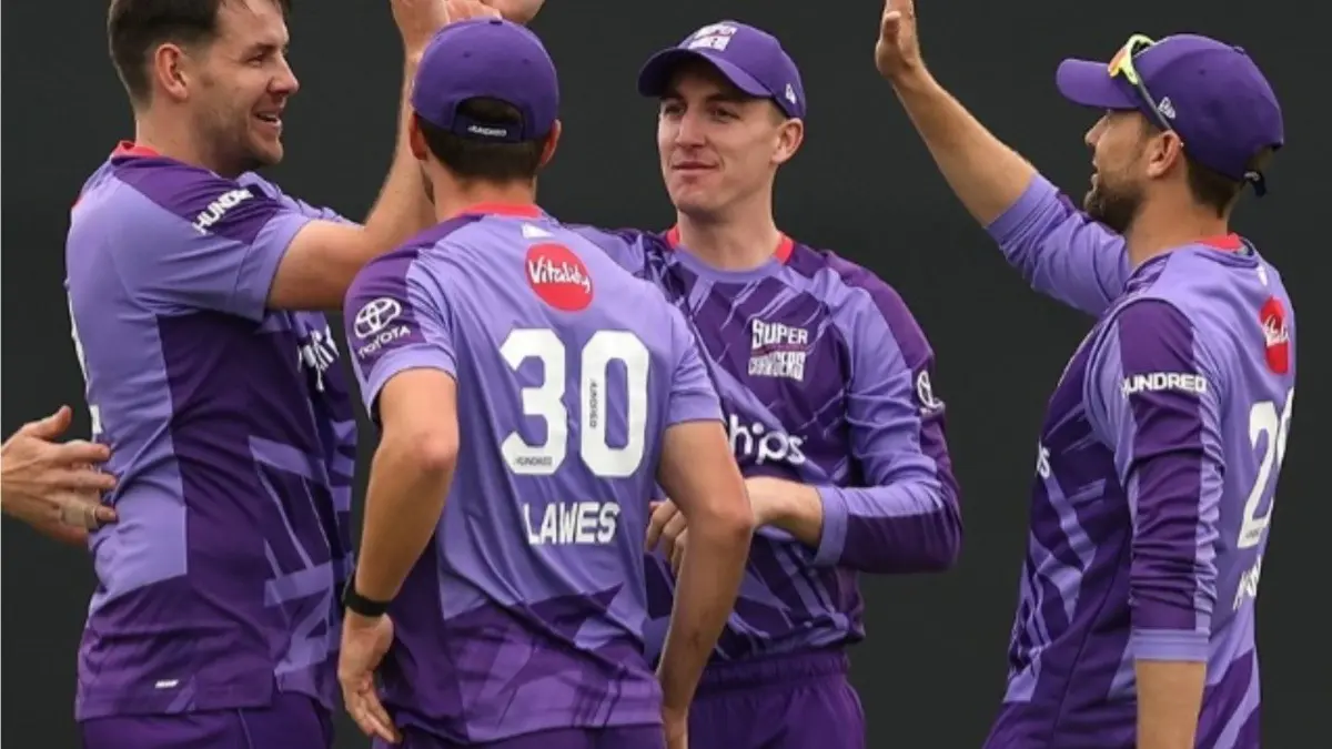 Northern Superchargers players celebrating after taking a wicket