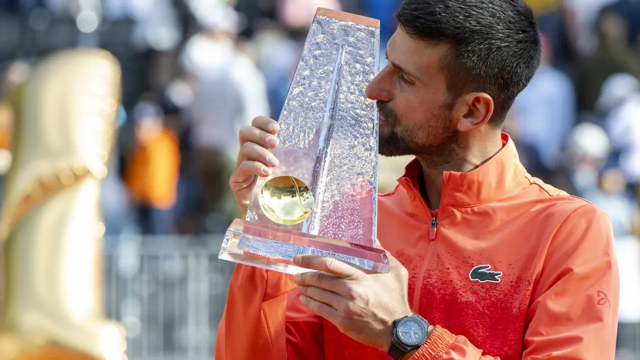 Novak Djokovic with the Geneva Open trophy