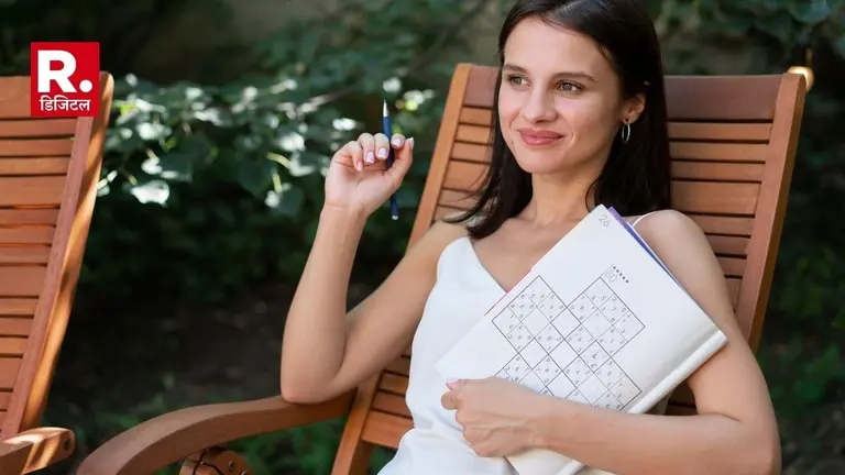 Mulank: इस मूलांक की लड़कियां किस्मत से मिलती हैं, पति के साथ सास-ससुर का भी रखतीं हैं ख्याल, घर को बनाती हैं स्वर्ग Numerology mulank 2 Girls earn a lot of Money