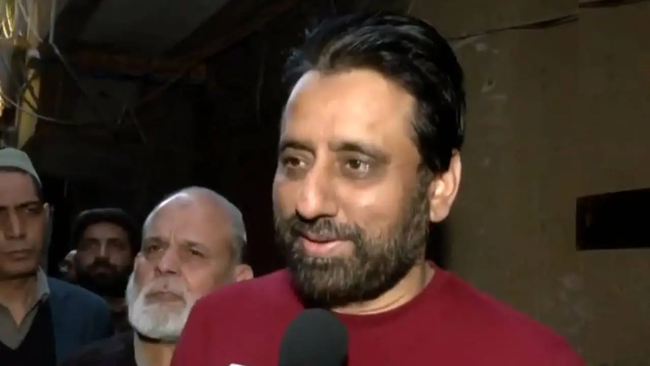 अमानतुल्लाह खान को पुलिस ढूंढते रह गई, अदालती कवच ओढ़ अब 70 घंटे बाद सामने आए AAP विधायक; बोले- ऐसे कैसे गायब था मैं Okhla AAP MLA Amanatullah Khan