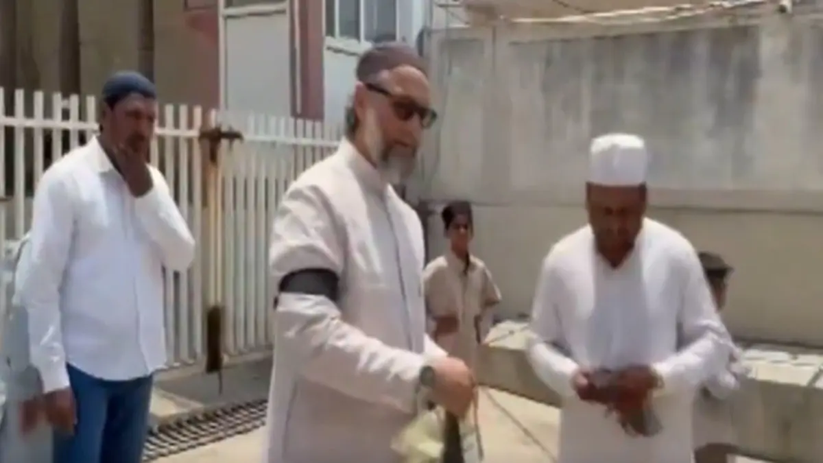 Owaisi Leads Silent Protest With Black Bands Over Pahalgam Terror Attack