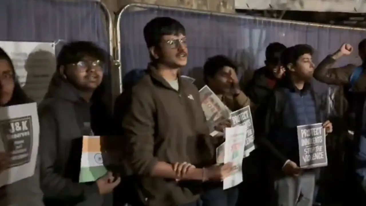 Oxford Union Faces Huge Protest in UK Over Controversial Debate on 'Independent Kashmir' Oxford Union Debate Controversy Sparks Protests