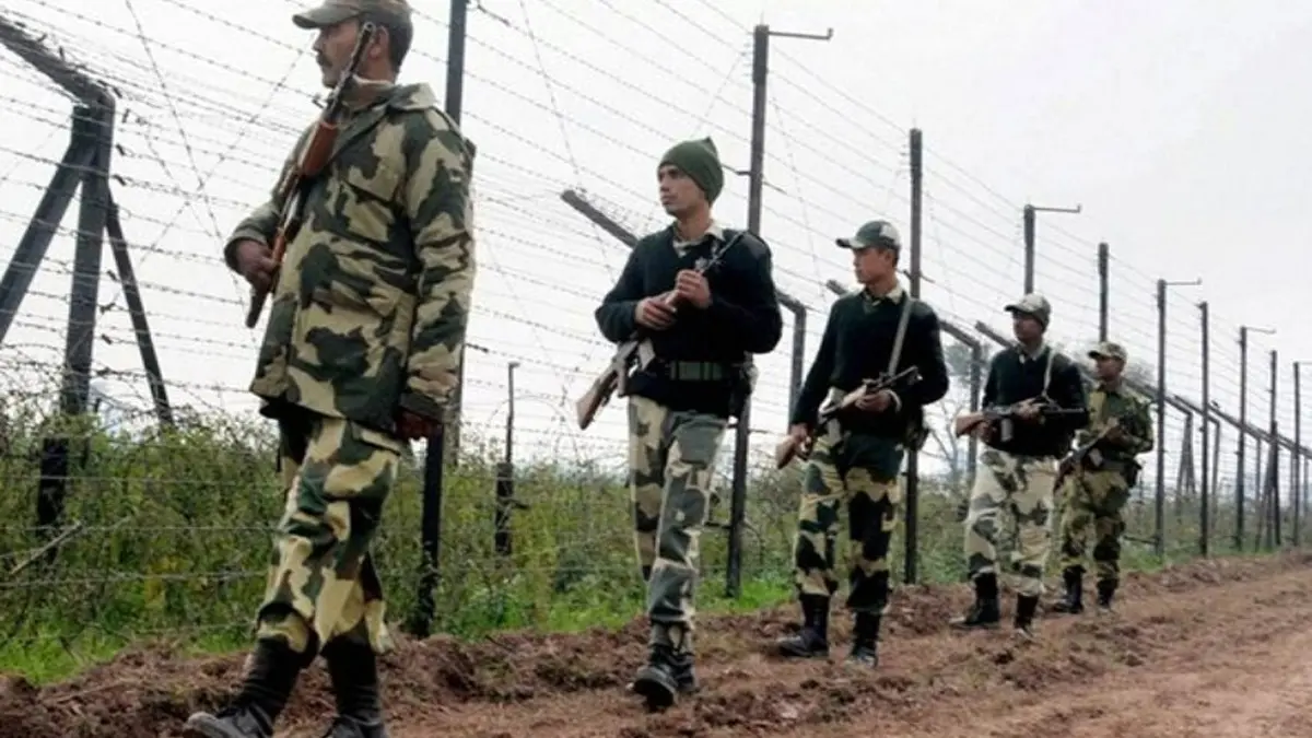 India vs Pak: Pakistani Intruder, Attempting to Enter India, Shot Dead by Indian Forces in Gujarat Near India-Pakistan Border Pak Intruder Shot Dead By BSF