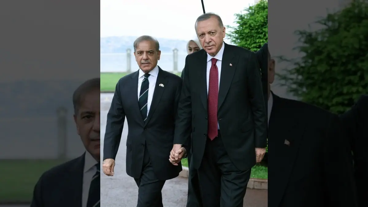 Pak PM Shehbaz Sharif Meets Turkish President Erdogan