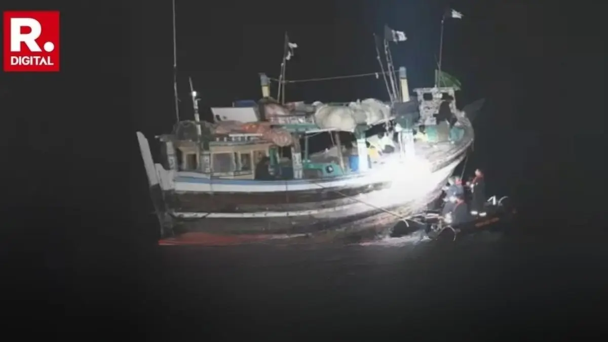 पाकिस्तान ने भारतीय नौका पर चलाईं गोलियां, फिर 8 मछुआरों का किया अपहरण; क्या है पूरा मामला? पाकिस्तान ने भारतीय नाव का किया अपहरण