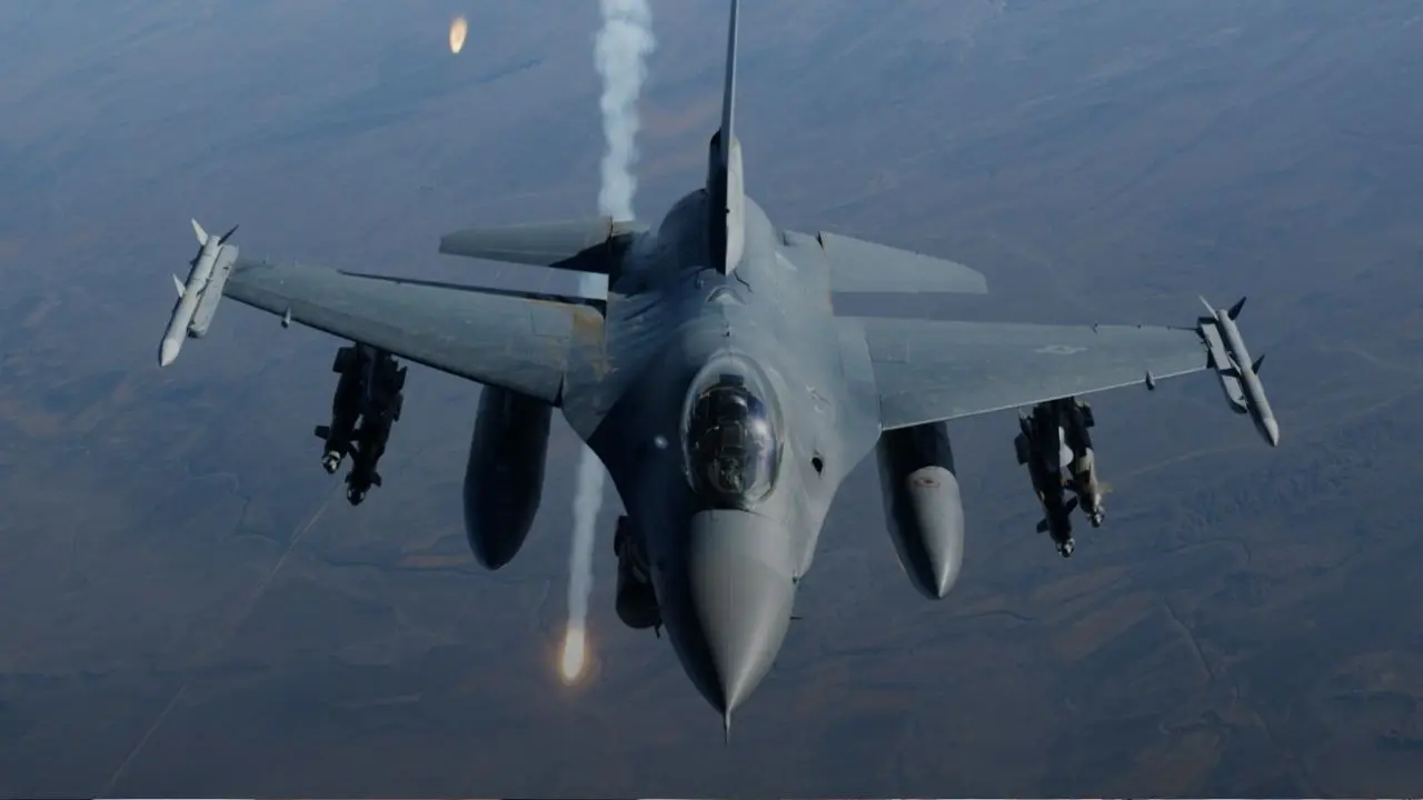 Pakistan Air Force F-16 fighter plane