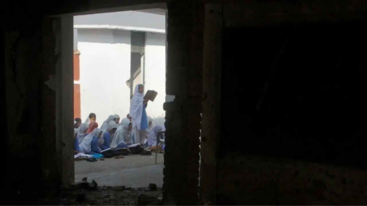 Pakistan Govt Under Fire: Homeless Families in Karachi Threaten Massive Protests Over 'False Promises' of Sindh Govt