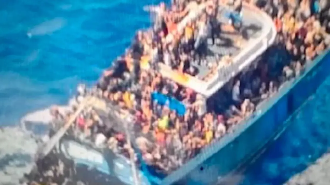 Pakistan Boat Tragedy: 5 Killed, 35 Presumed Dead After Boat Sinks Off Greece's Coast Pakistani Boat Tragedy