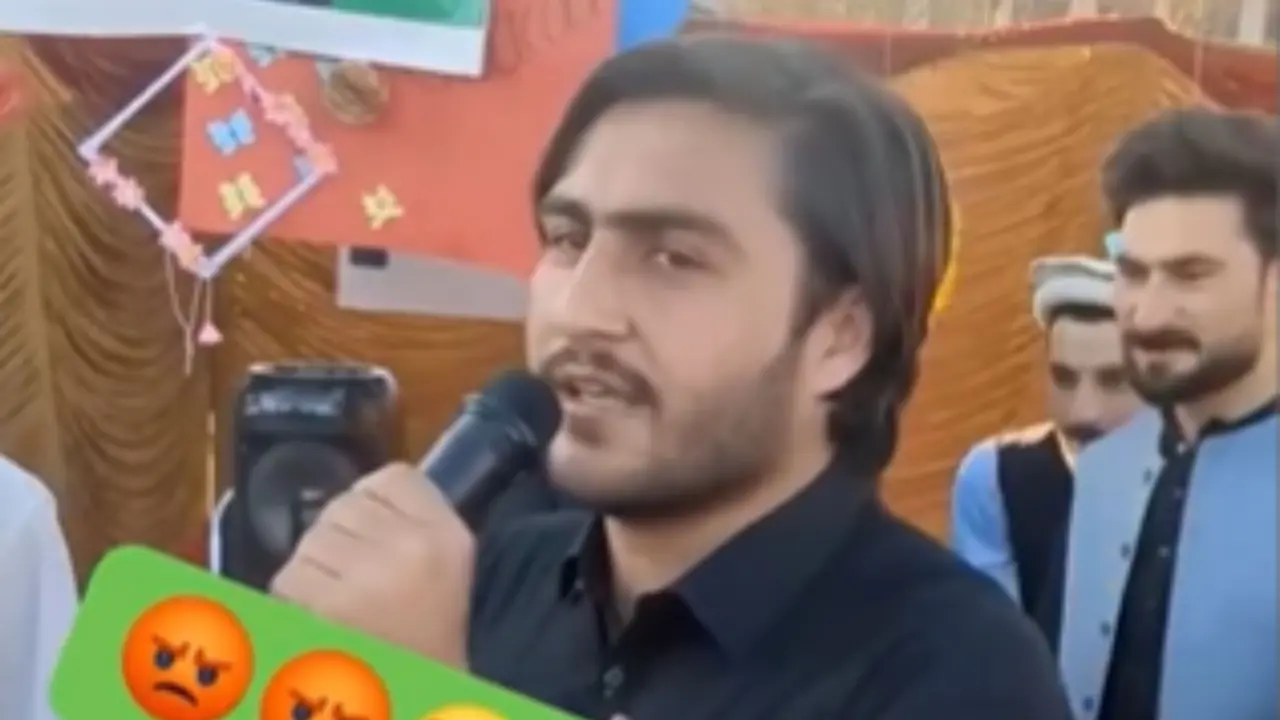 पाकिस्तान के अंदर ही धधक रही बगावत की आग, भारत का राष्ट्रगान 'जन-गण-मन' गाकर पाकिस्तानी लड़के ने मुल्ला मुनीर को ललकारा; VIDEO वायरल Pakistani Students Sang Indian National Anthem