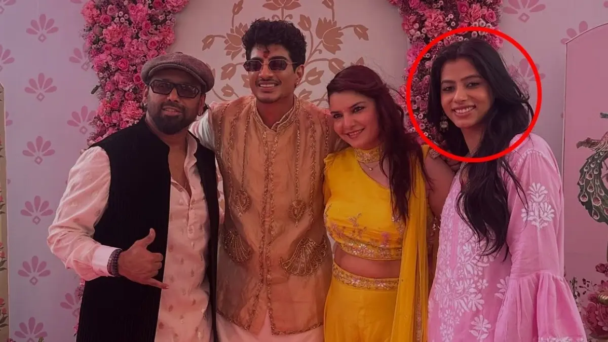 Viral: Palaash Muchhal, Mystery Choreographer Snapped At Pre-Wedding Function Without Smriti Mandhana Palaash Muchhal is at the center of a cheating scandal amid his cancelled wedding with Smriti Mandhana