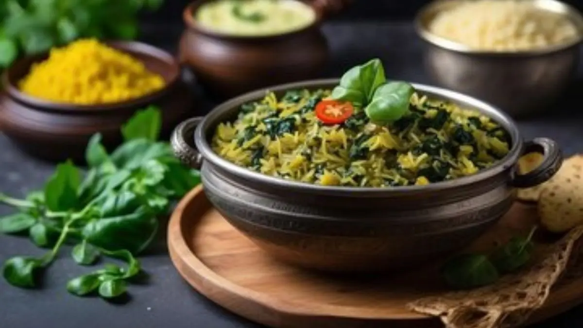 Palak Khichdi Recipe: ठंड में लंच का स्वाद दोगुना कर देगी पालक खिचड़ी, ट्राई करें टेस्टी और हेल्दी रेसिपी Palak Khichdi Recipe