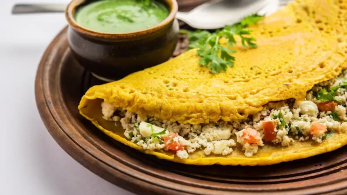 Paneer Chilla Recipe: रोज-रोज बेसन चीला खाकर अगर हो गए हैं बोर, तो ट्राई करें पनीर चीला की ये लाजवाब रेसिपी Paneer Chilla Recipe