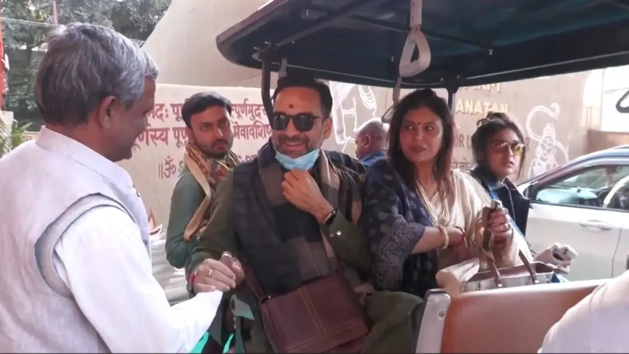 Pankaj Tripathi Visits Maha Kumbh 2025 In Prayagraj Along With His Family, Says, 'Vibes Are Very Spiritual' Pankaj Tripathi and wife at Maha Kumbh