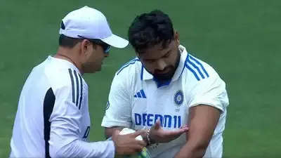 Rishabh Pant AVERTS Injury, Cops Nasty Blow on Arm During SCG Test | WATCH VIDEO Pant Cops Nasty Blow