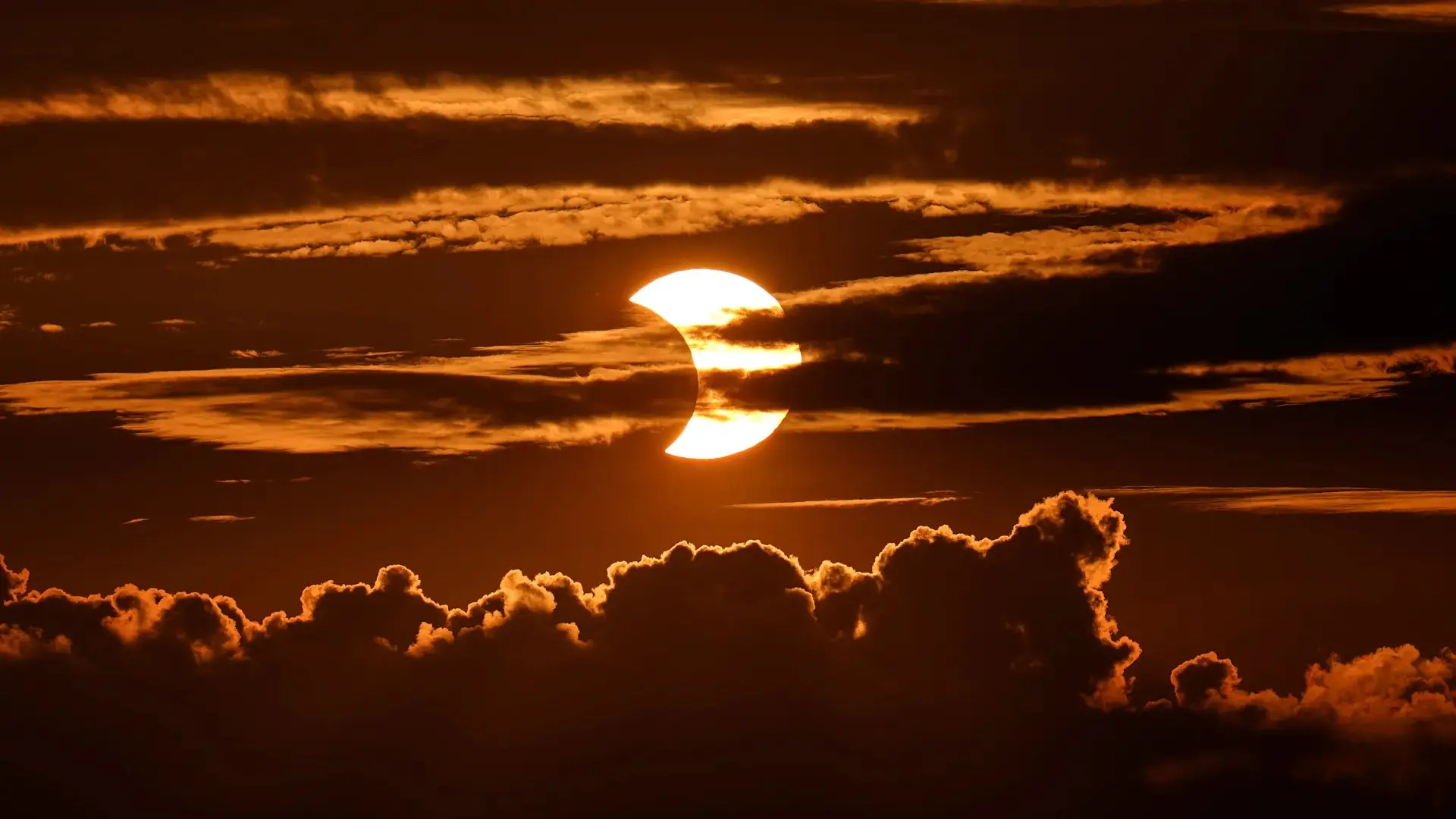 Partial Solar Eclipse Set to Amaze Stargazers on March 29, 2025: Know Where Will it be Seen