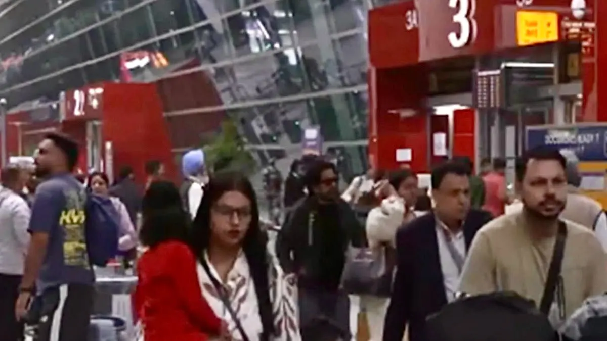 Passengers Stranded At Delhi Airport Amid Escalated Israel-Iran Conflict, 444 More Flights To Be Cancelled Today Passengers Stranded At Delhi Airport Amid Escalated Israel-Iran Conflict, 444 More Flights To Be Cancelled Today