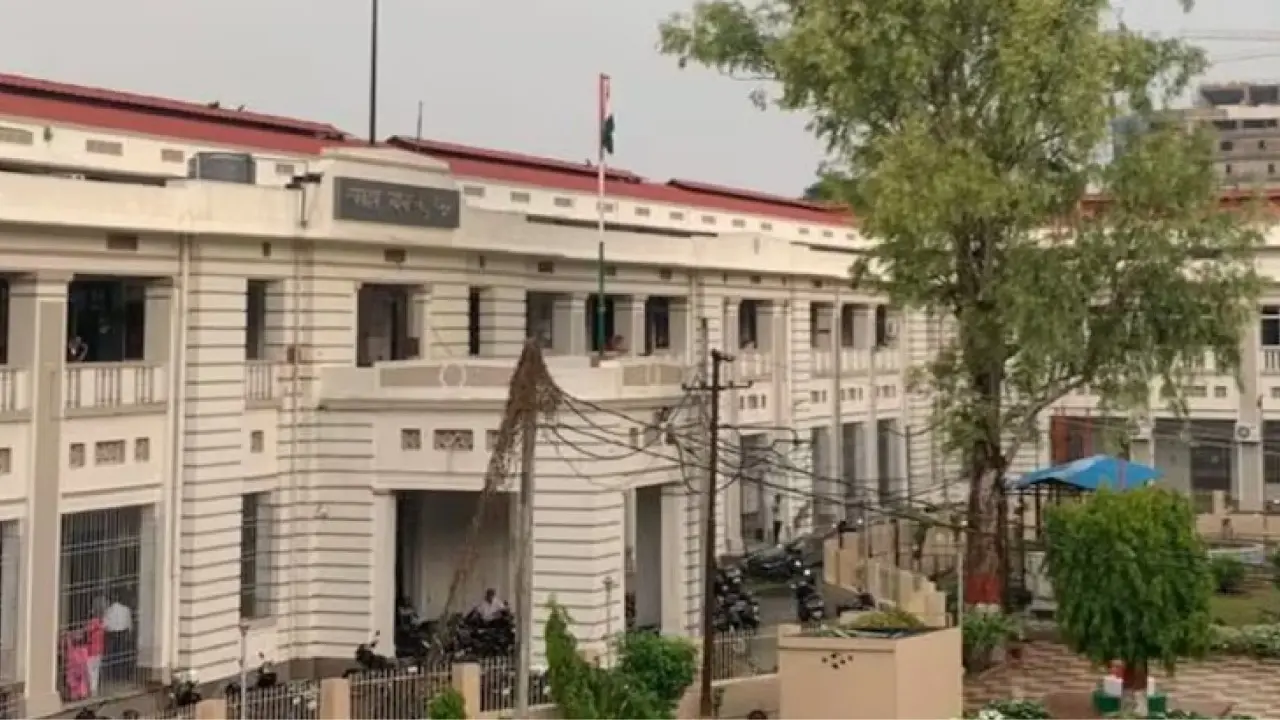 Patna court bomb threat