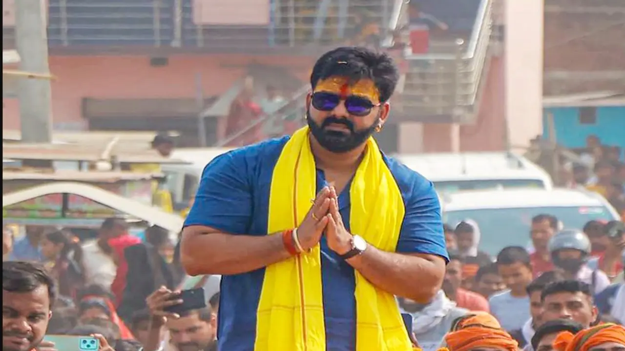 pawan singh meets bjp leader rk singh before bihar assembly elections 2025