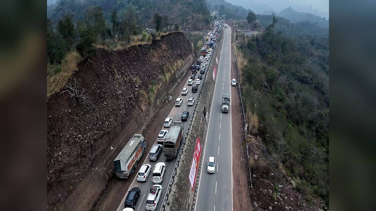 'Peer Ki Gali' Opens Mid-Winter For The First Time After Snow Clearance Operation In J&K