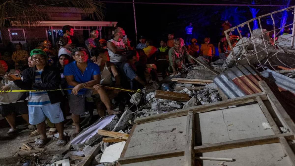 Philippines Hit by Twin Quakes; Seven Dead, Tsunami Warning Issued |  Republic World