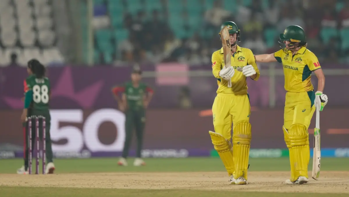 Phoebe Litchfield and Alyssa Healy