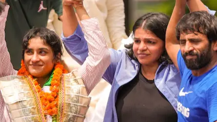 'दिमाग में लालच पैदा किया'...जंतर-मंतर पर साथ रहीं महिला पहलवान साक्षी मलिक और विनेश फोगाट में ठनी 'दिमाग में लालच पैदा किया'...जंतर-मंतर पर साथ रहीं महिला पहलवान साक्षी मलिक और विनेश फोगाट में ठनी