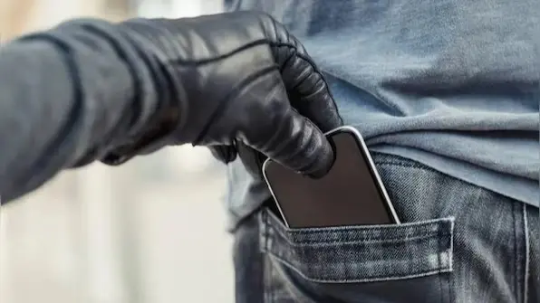 delhi police busted international mobile thief smuggling phone to banglasesh