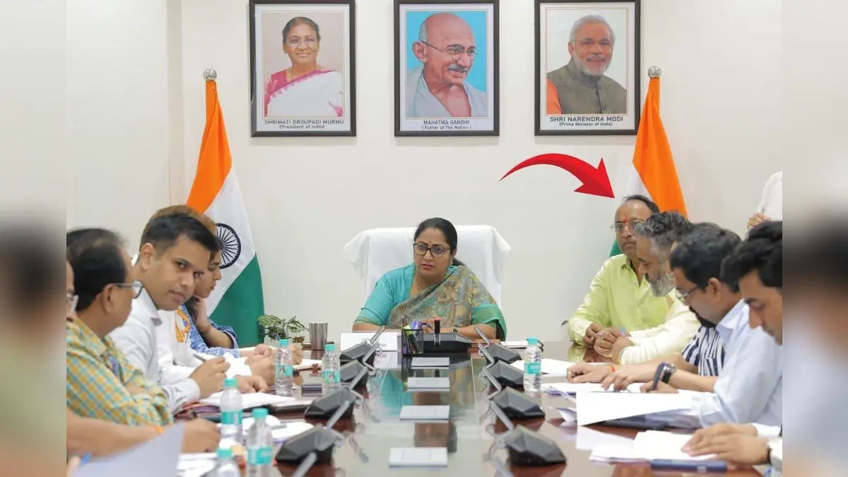 ‘Phulera Panchayat 2.0?’: AAP Attacks Delhi CM Rekha Gupta for Allowing Husband in Govt Meetings, Calls It ‘Unconstitutional’ ‘Phulera Panchayat 2.0?’ AAP Attacks Delhi CM Rekha Gupta for Allowing Husband in Govt Meetings, Calls It ‘Unconstitutional’