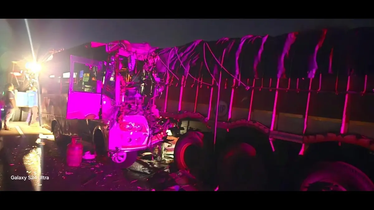 Pilgrimage Turns Tragic: 5 Family Members Dead, 11 Critically Injured In Horrific Tempo-Lorry Crash in Kalaburagi