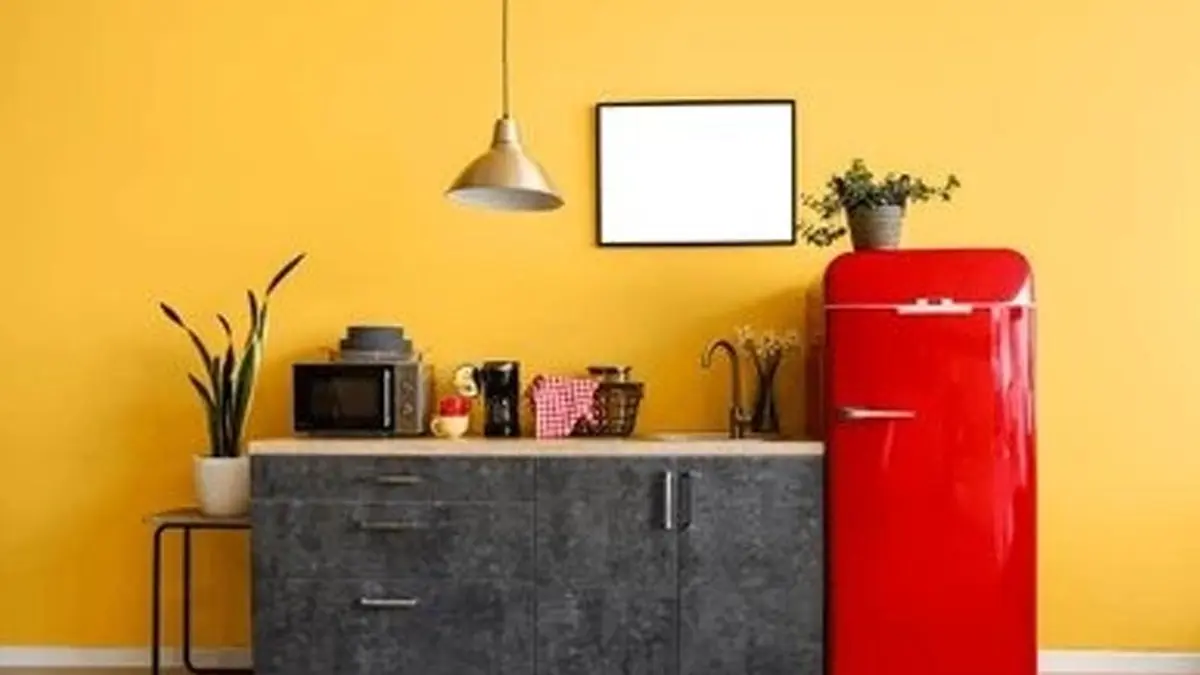 place 4 things on fridge