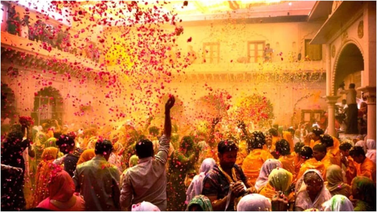 Playing Phoolon Ki Holi is an eco friendly option