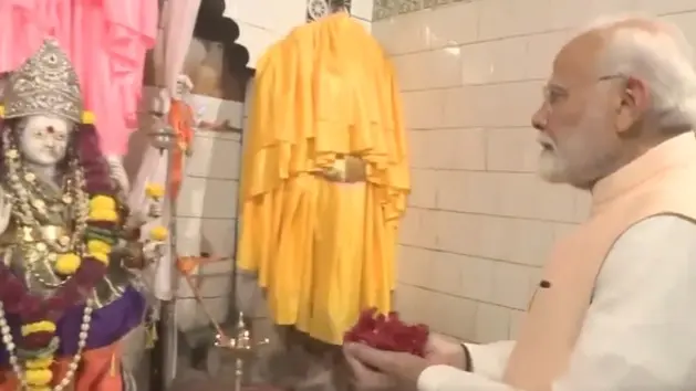 Video: PM Modi Performs Puja at Jagdamba Mata Temple in Poharadevi | Watch PM Modi