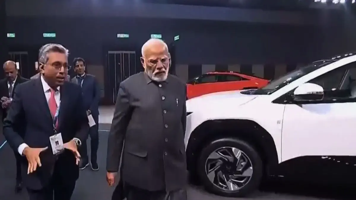 PM Modi Reiterates Focus on EVs, Biofuels, Hydrogen Fuels at Bharat Mobility Global Expo 2025 PM Modi Bharat Mobility Global Expo 2025