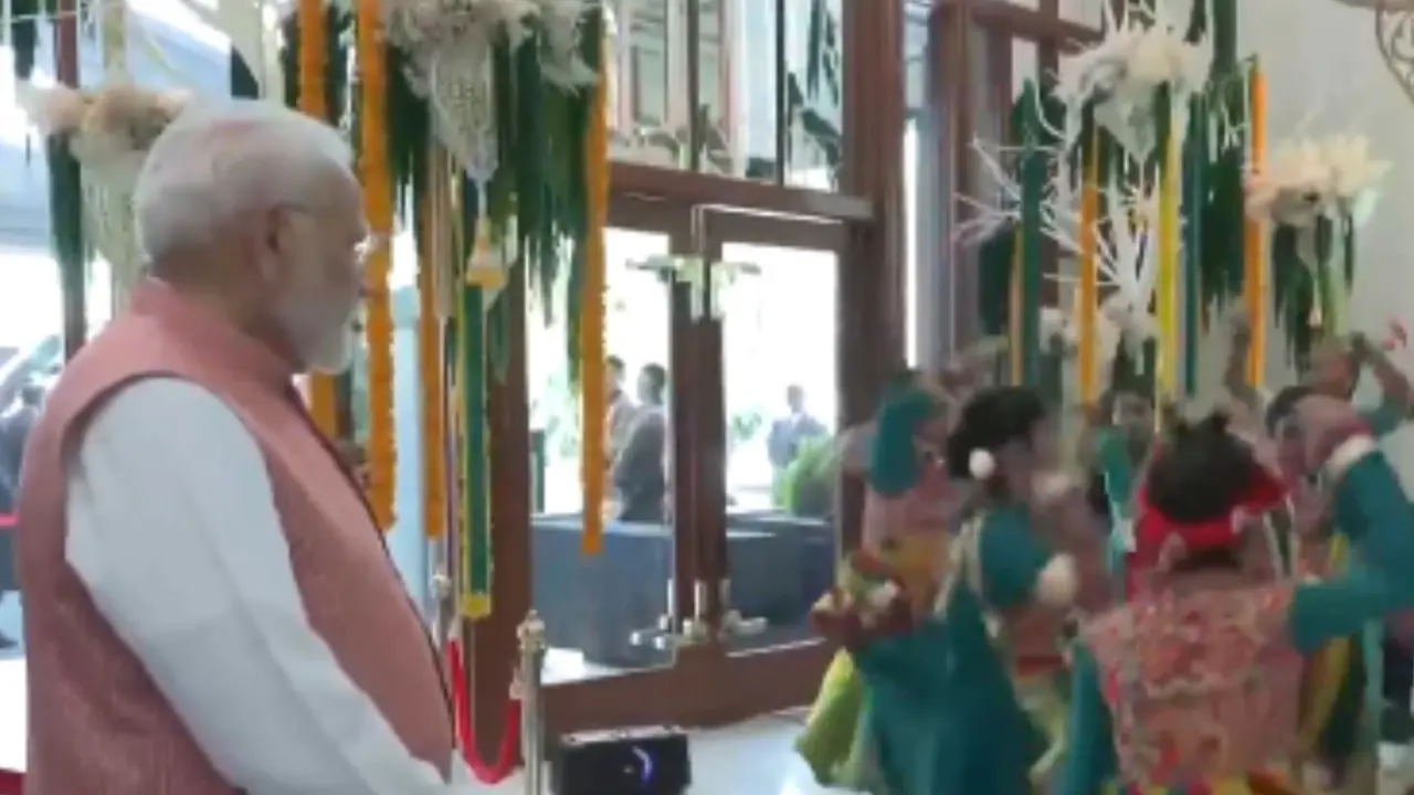 PM Modi Gets Traditional Gujarati Welcome as He Arrives in Bangkok | WATCH