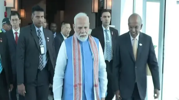 PM Modi Arrives in Singapore; Focus to Enhance Bilateral Status PM Modi in Singapore