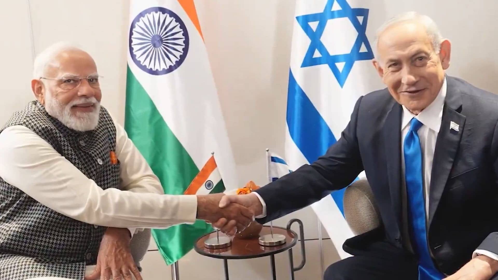 VIDEO: 'यह हमारी सच्ची दोस्ती है', PM मोदी के साथ लंबी बातचीत में बोले नेतन्याहू; प्रधानमंत्री ने हंसते हुए थपथपाई इजरायली PM की पीठ