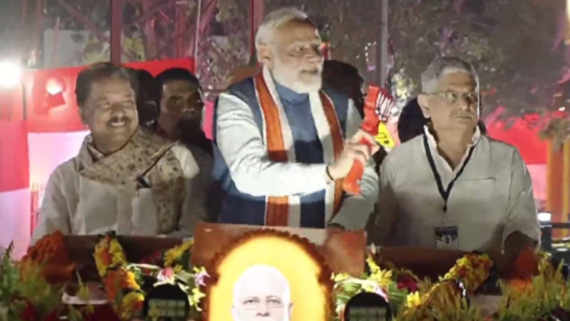 PM Modi roadshow in Patna, pays tribute to poet Ramdhari Singh Dinkar