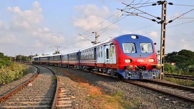 MP: Unable to Board Trains, Kumbh-Bound Passengers Hurl Stones at 2 Railway Stations PM Modi's New Year Gift To Kashmir: 5 Delhi-Kashmir Modern Trains To Be Launched In January
