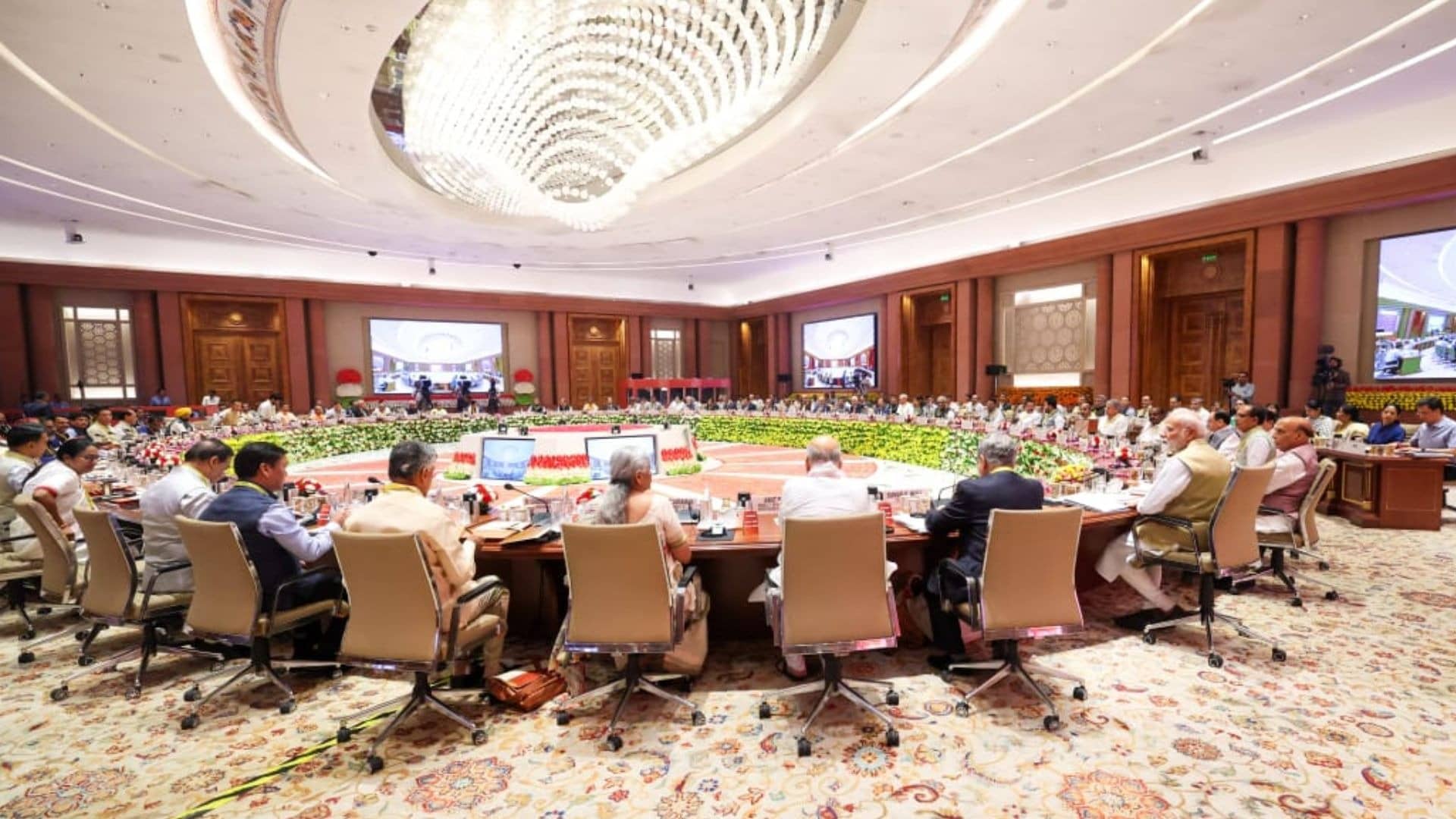PM Modi's 'one state, one global destination' pitch at Niti Aayog meet