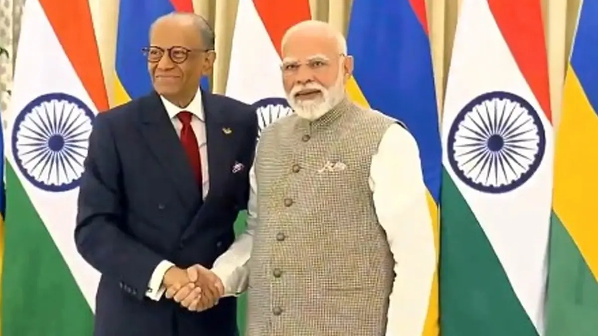 PM Modi with Mauritius pm Navinchandra Ramgoolam