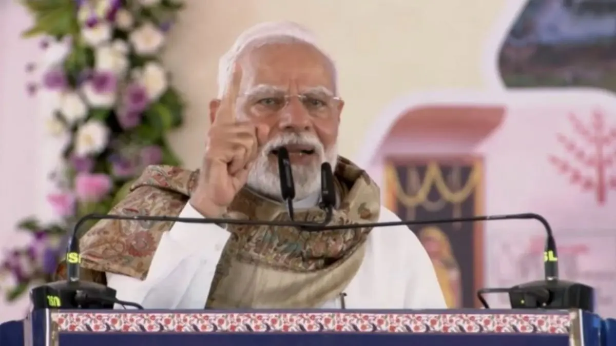 PM Modi Dons Bhagalpuri Silk Stole With Madhubani Painting Motifs In Bihar, Here's Why It Is Special PM Narendra Modi at roadshow in Bihar